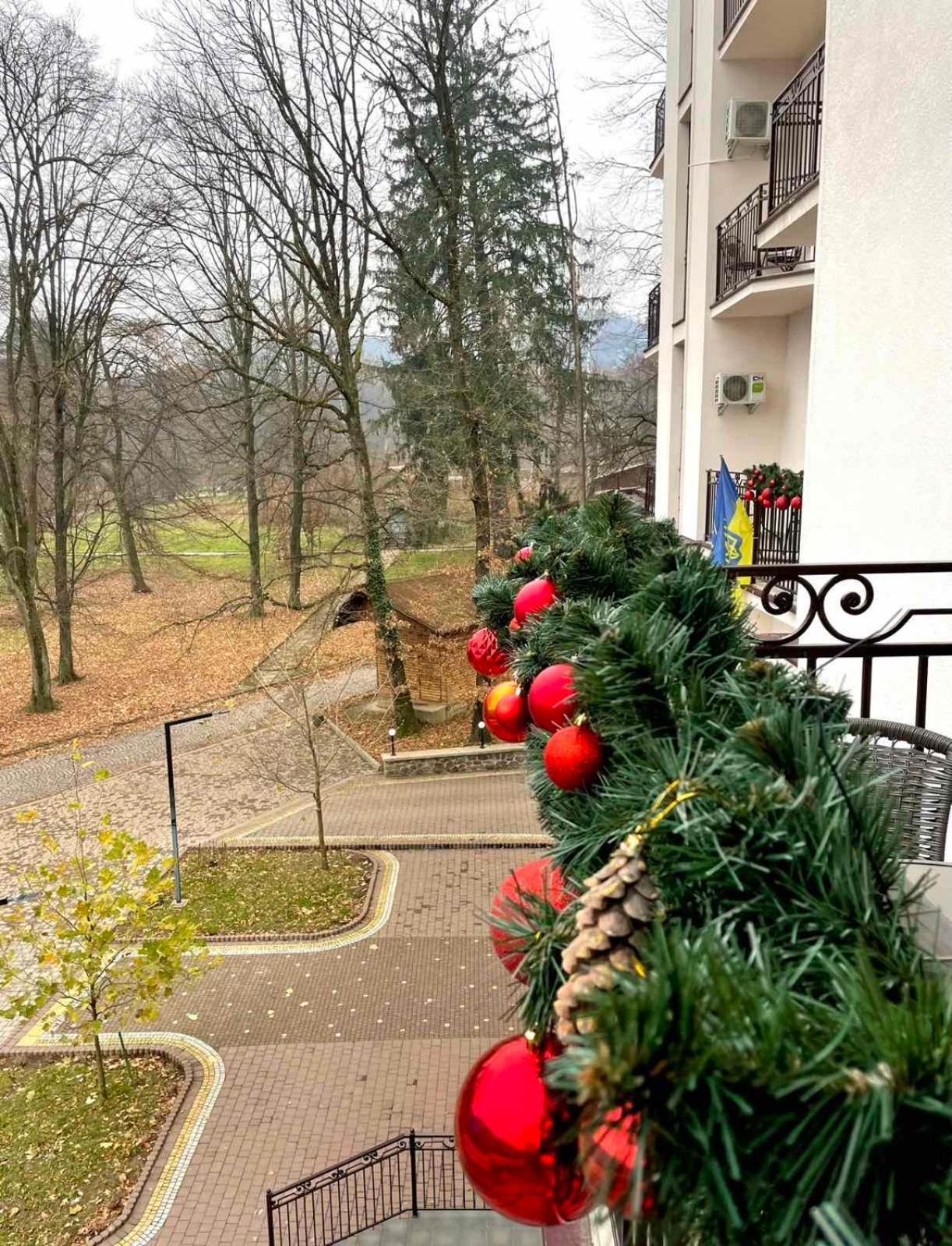 Кайзервальд Карпати Hotell Exteriör bild